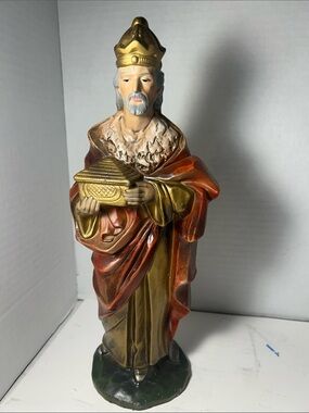 Decorative King Figurine in Gold and Red - Unbranded Home Art Statue 12 1/2 inch